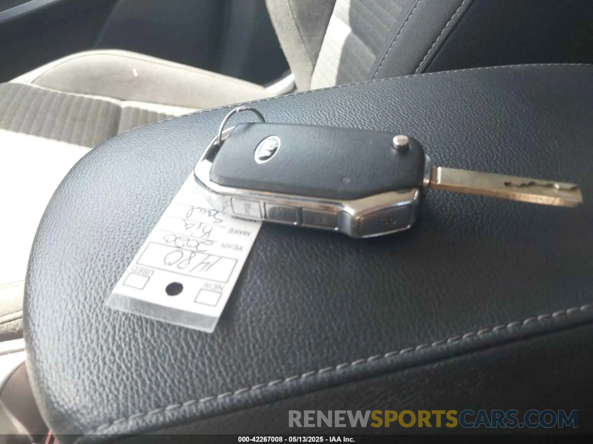 11 fotografías del automóvil dañado KNDJ23AUXL7031480 KIA SOUL 2020