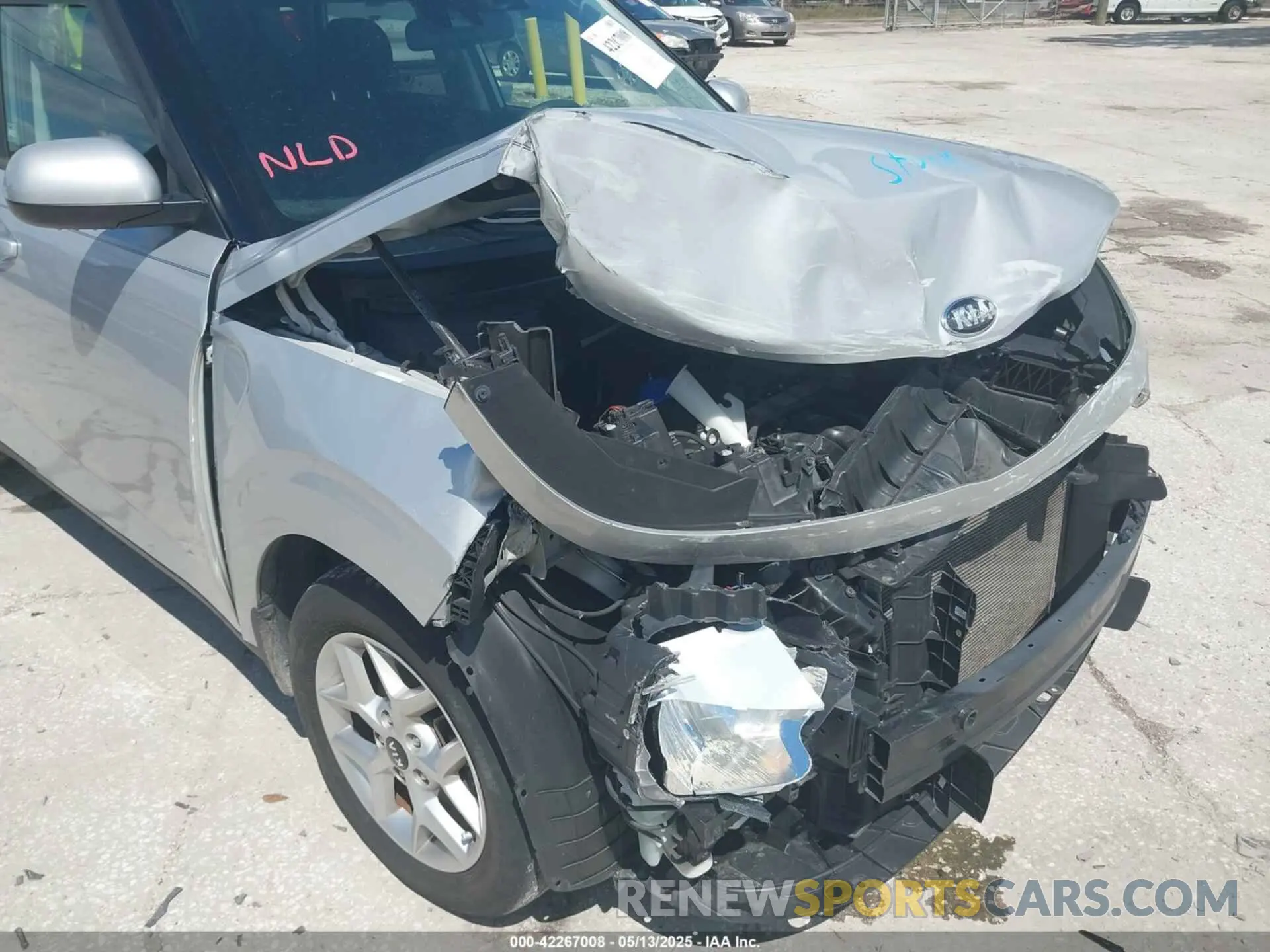 19 fotografías del automóvil dañado KNDJ23AUXL7031480 KIA SOUL 2020