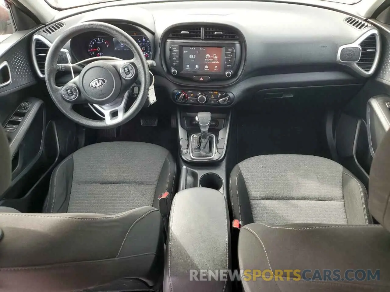 8 fotografías del automóvil dañado KNDJ23AUXL7079142 KIA SOUL 2020