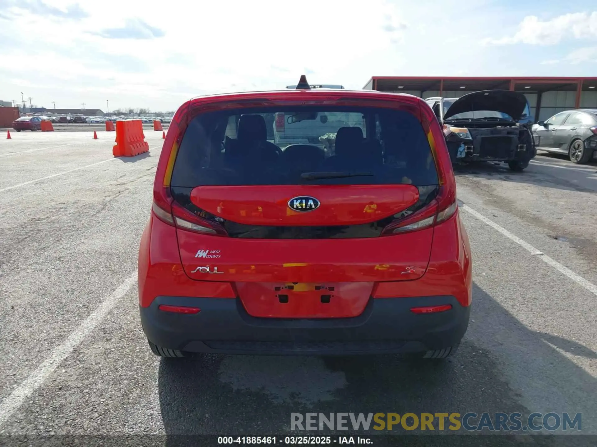 16 fotografías del automóvil dañado KNDJ23AUXL7085510 KIA SOUL 2020