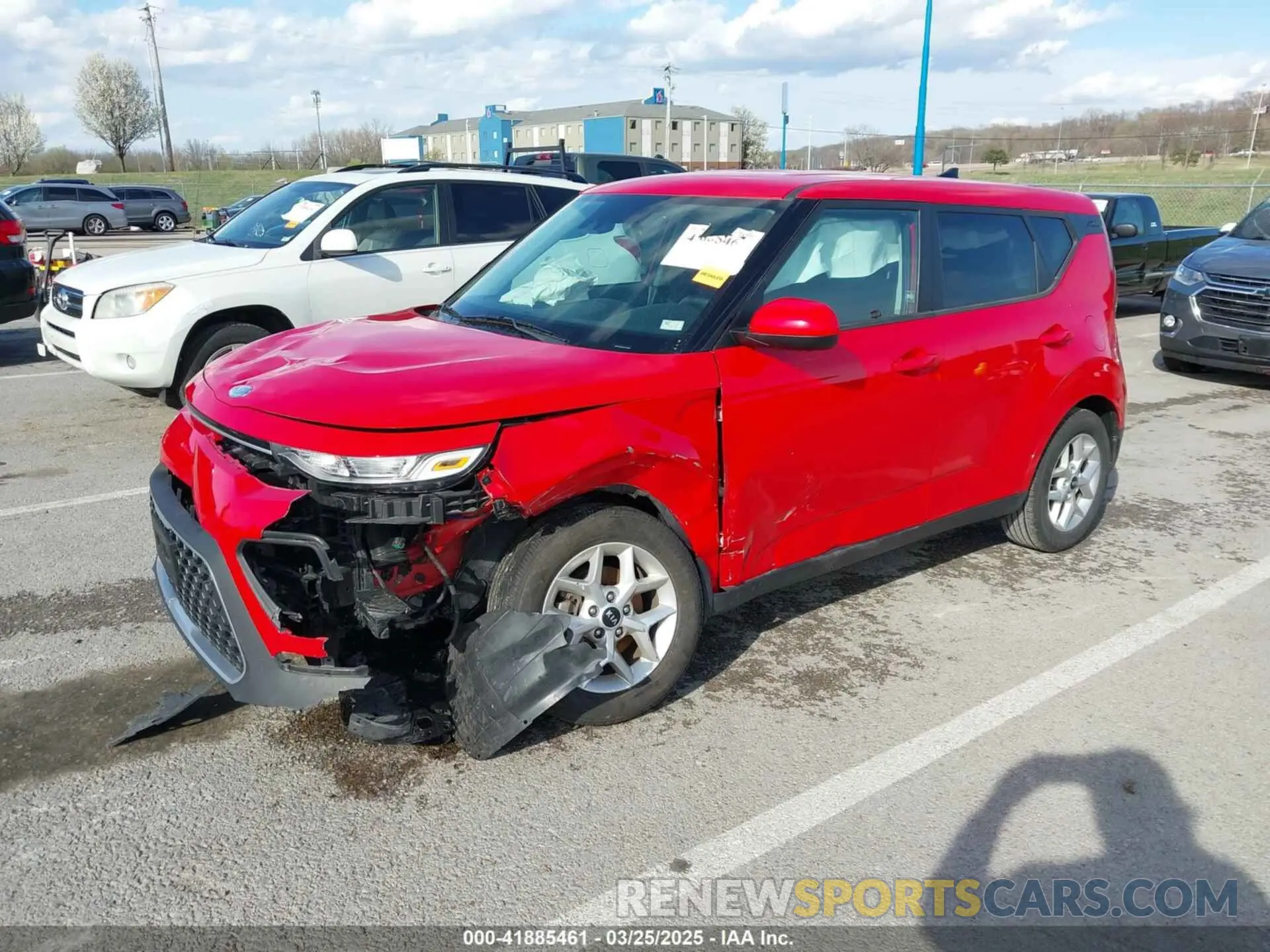 2 fotografías del automóvil dañado KNDJ23AUXL7085510 KIA SOUL 2020