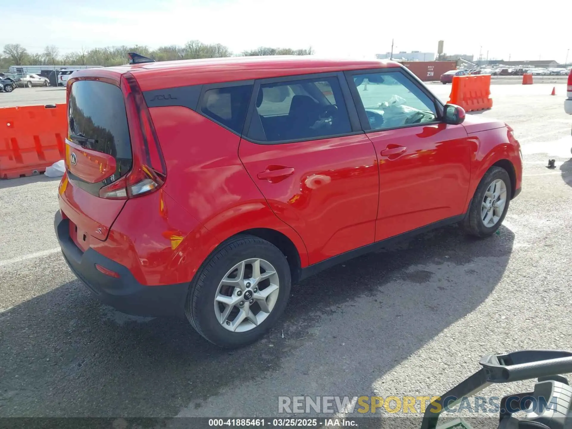4 fotografías del automóvil dañado KNDJ23AUXL7085510 KIA SOUL 2020