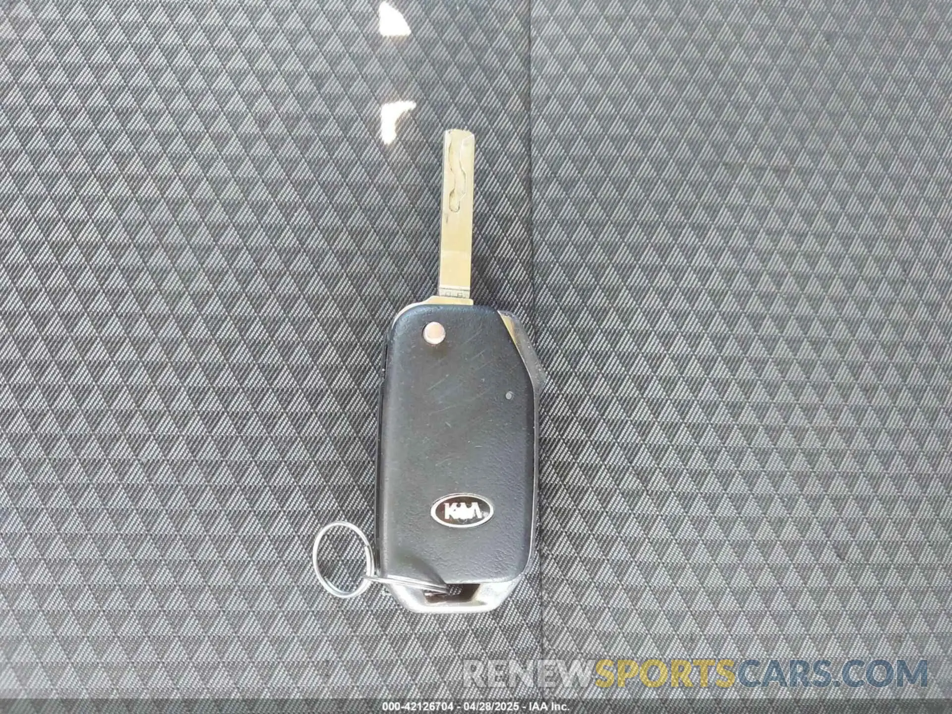 11 fotografías del automóvil dañado KNDJ23AUXL7097365 KIA SOUL 2020
