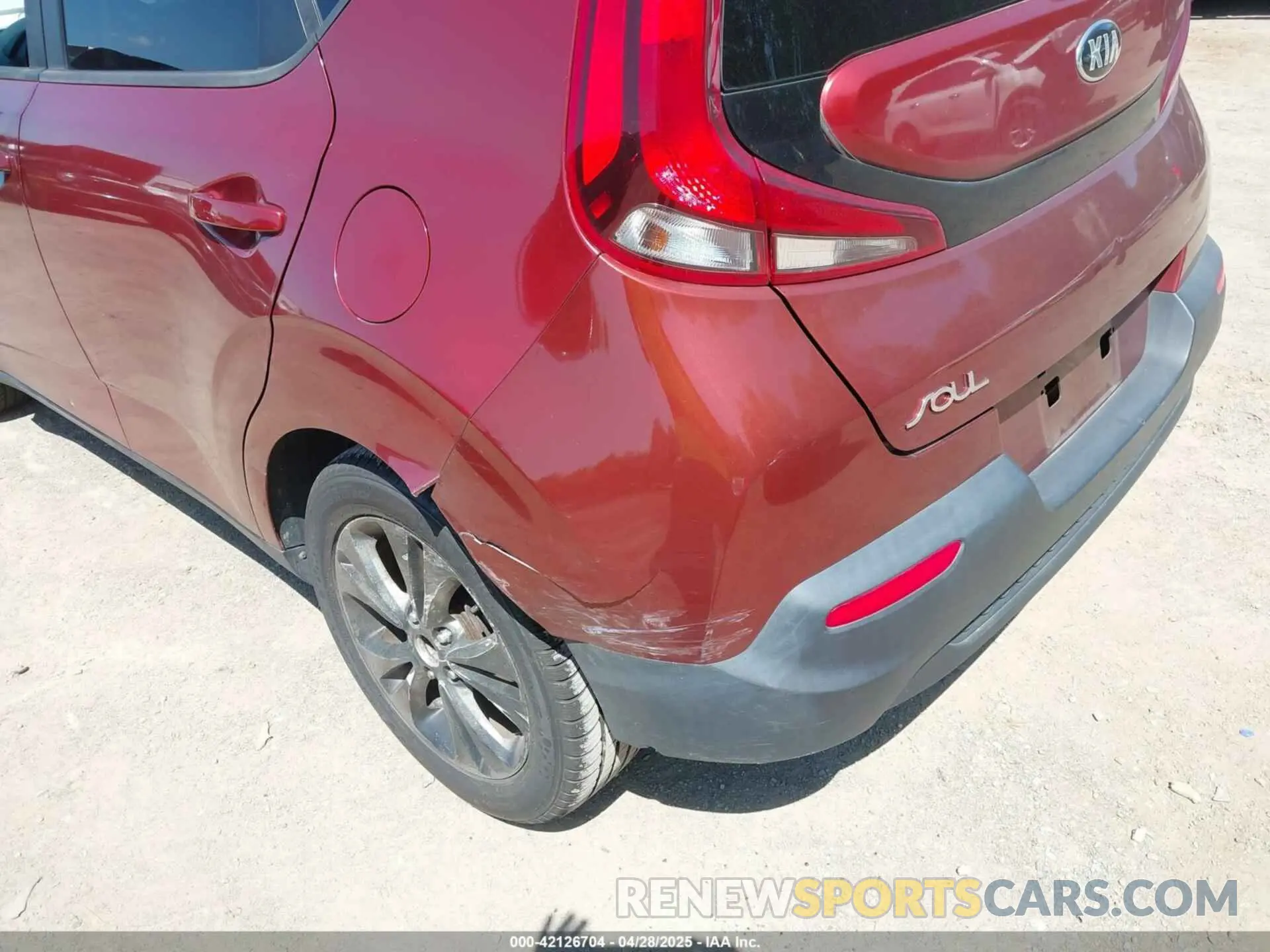 18 fotografías del automóvil dañado KNDJ23AUXL7097365 KIA SOUL 2020