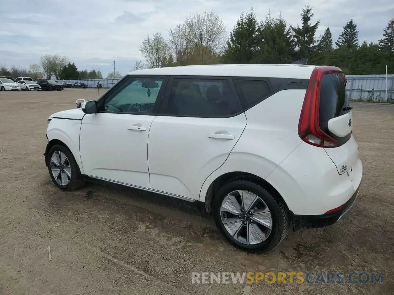 2 fotografías del automóvil dañado KNDJ33A14L7008764 KIA SOUL 2020