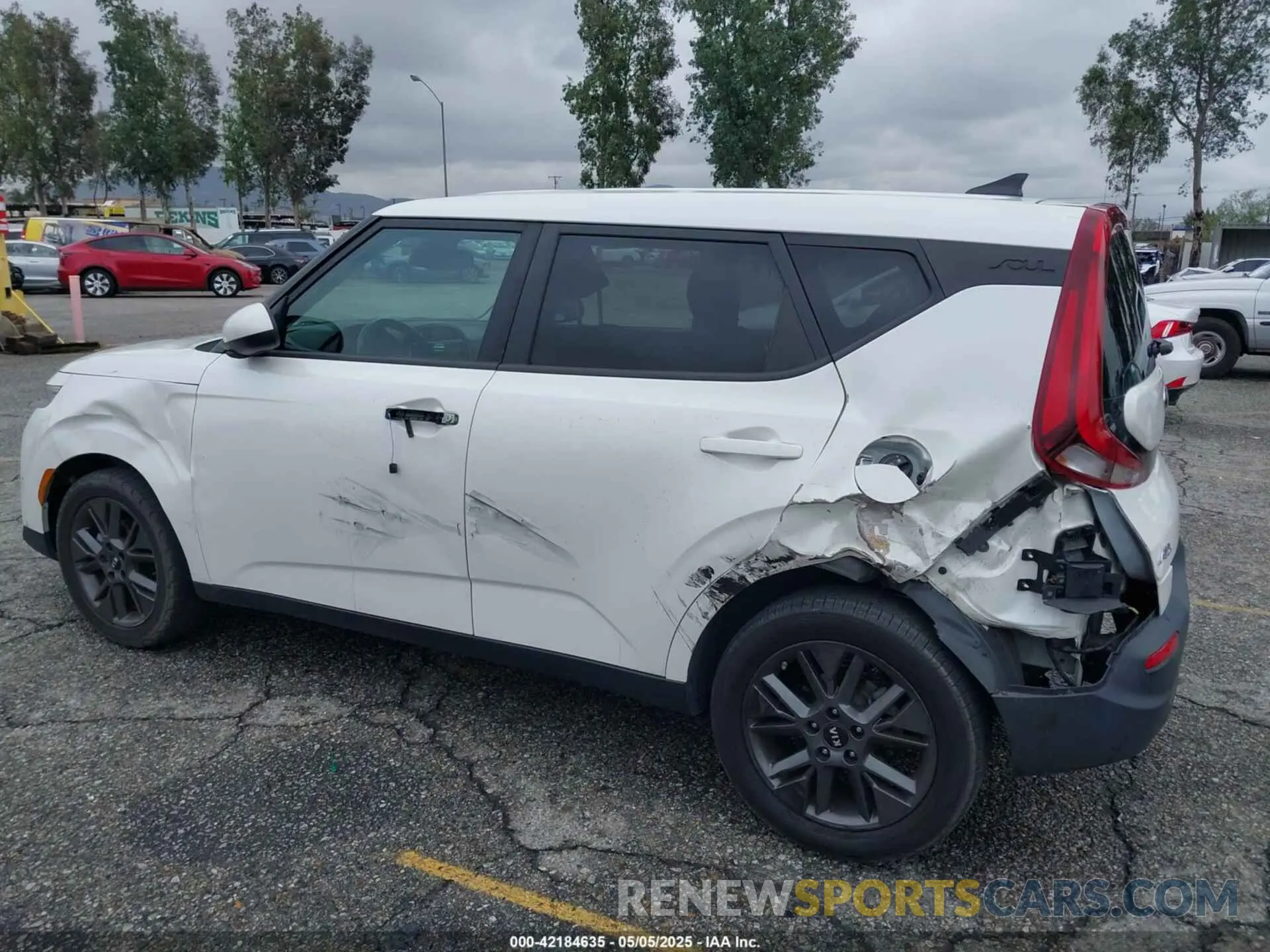 6 fotografías del automóvil dañado KNDJ33AU2L7723407 KIA SOUL 2020