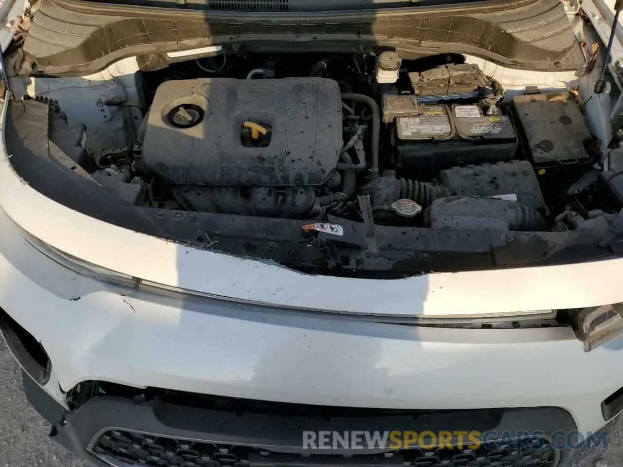 13 fotografías del automóvil dañado KNDJ33AU3L7023668 KIA SOUL 2020