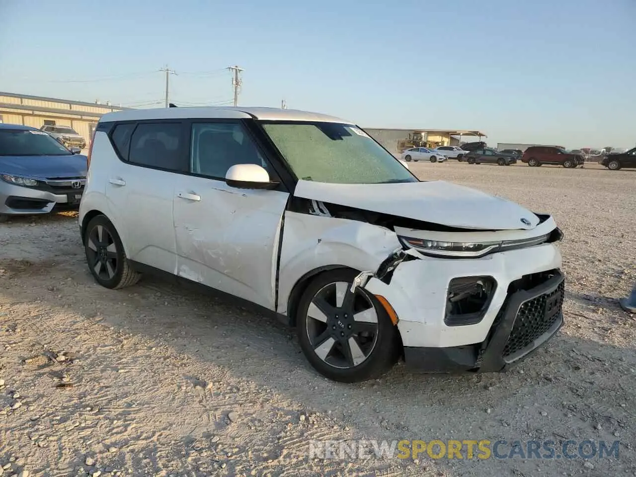 4 fotografías del automóvil dañado KNDJ33AU3L7023668 KIA SOUL 2020