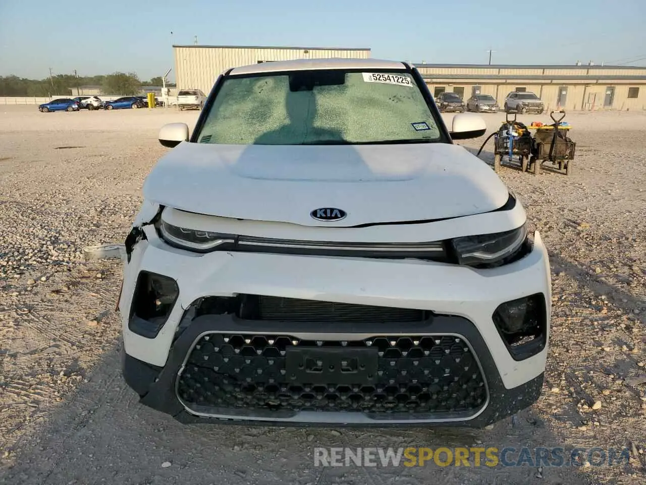 5 fotografías del automóvil dañado KNDJ33AU3L7023668 KIA SOUL 2020
