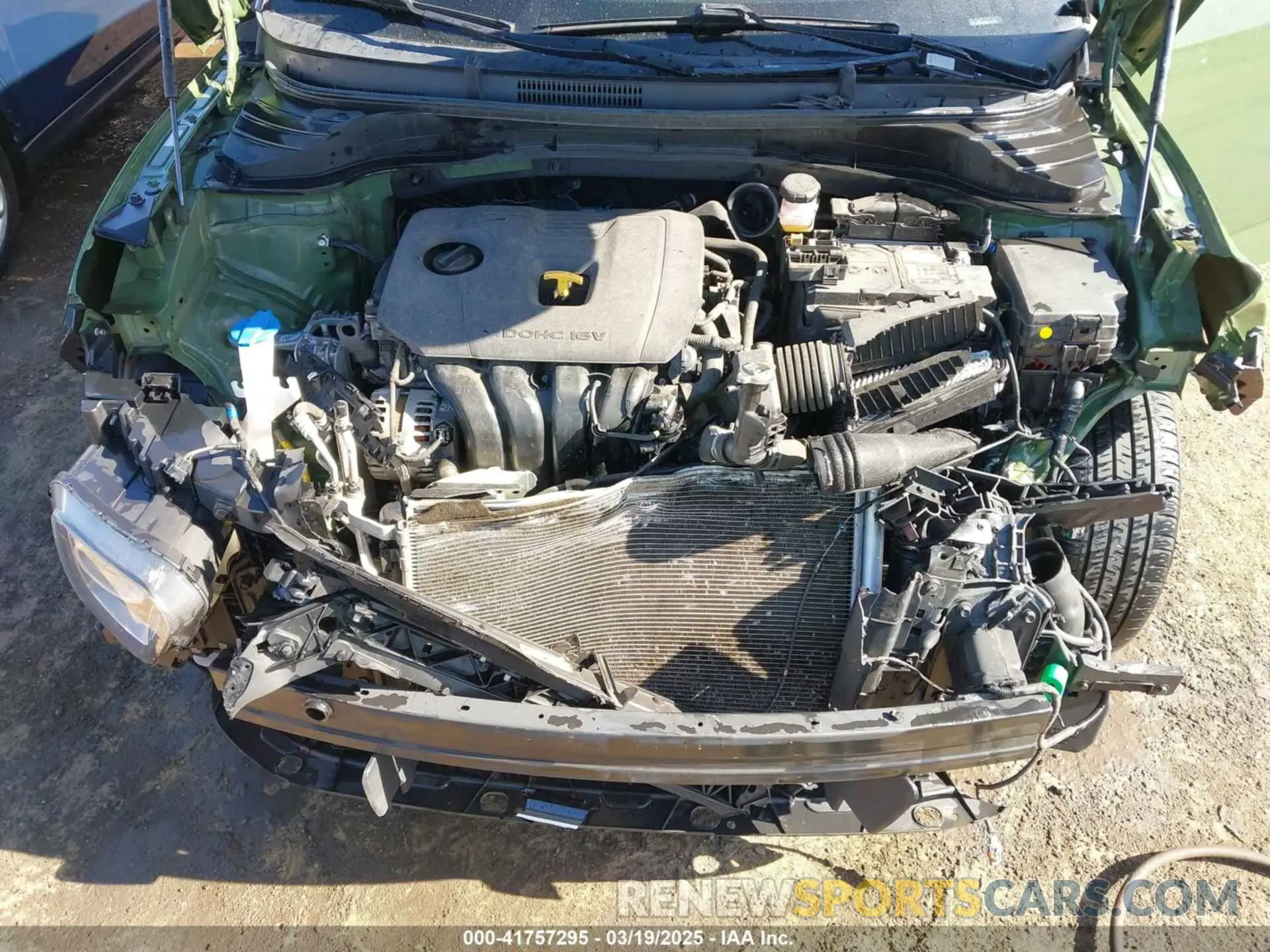 10 fotografías del automóvil dañado KNDJ33AU3L7107506 KIA SOUL 2020