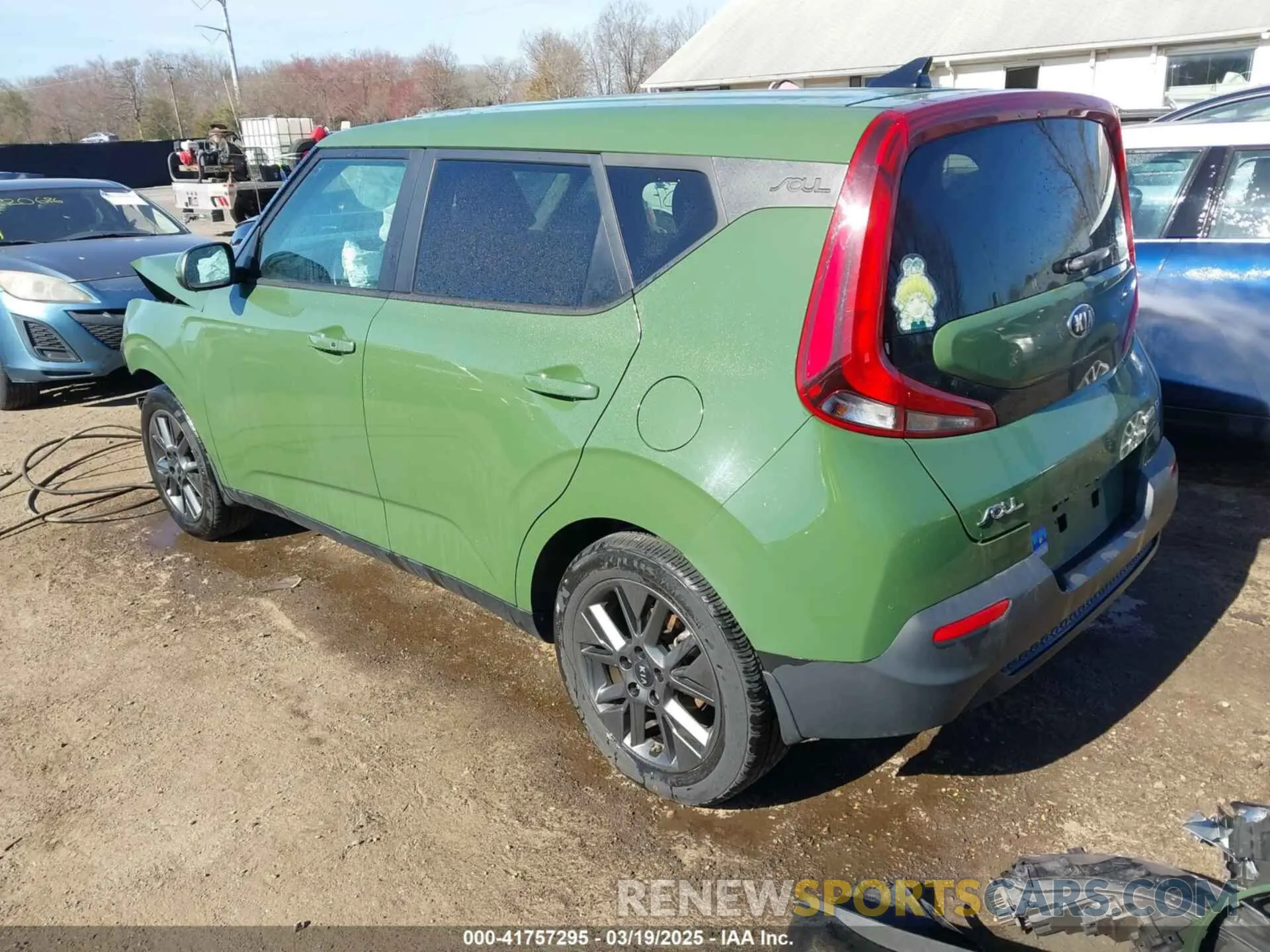 3 fotografías del automóvil dañado KNDJ33AU3L7107506 KIA SOUL 2020