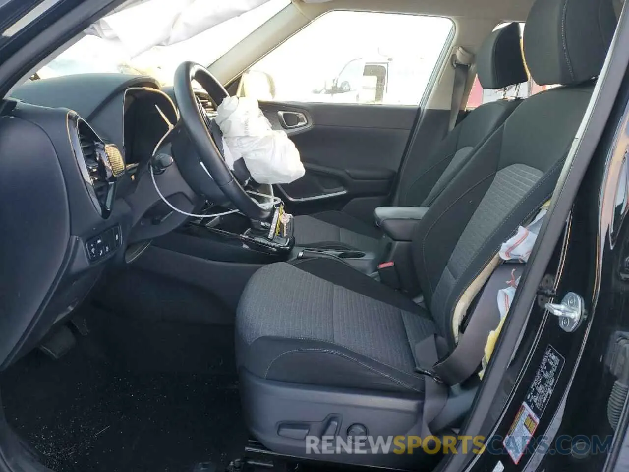 7 fotografías del automóvil dañado KNDJ33AU4L7702607 KIA SOUL 2020