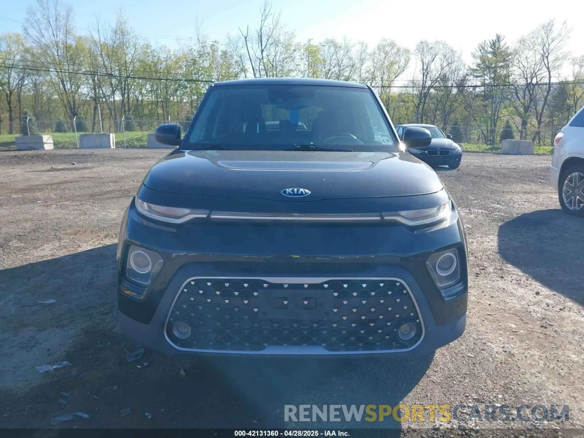 13 fotografías del automóvil dañado KNDJ33AU5L7037460 KIA SOUL 2020