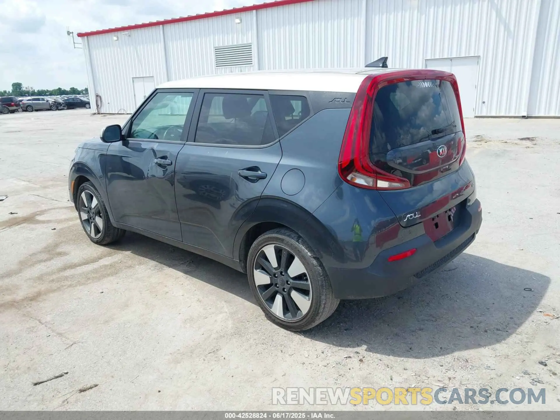 3 fotografías del automóvil dañado KNDJ33AU6L7113879 KIA SOUL 2020