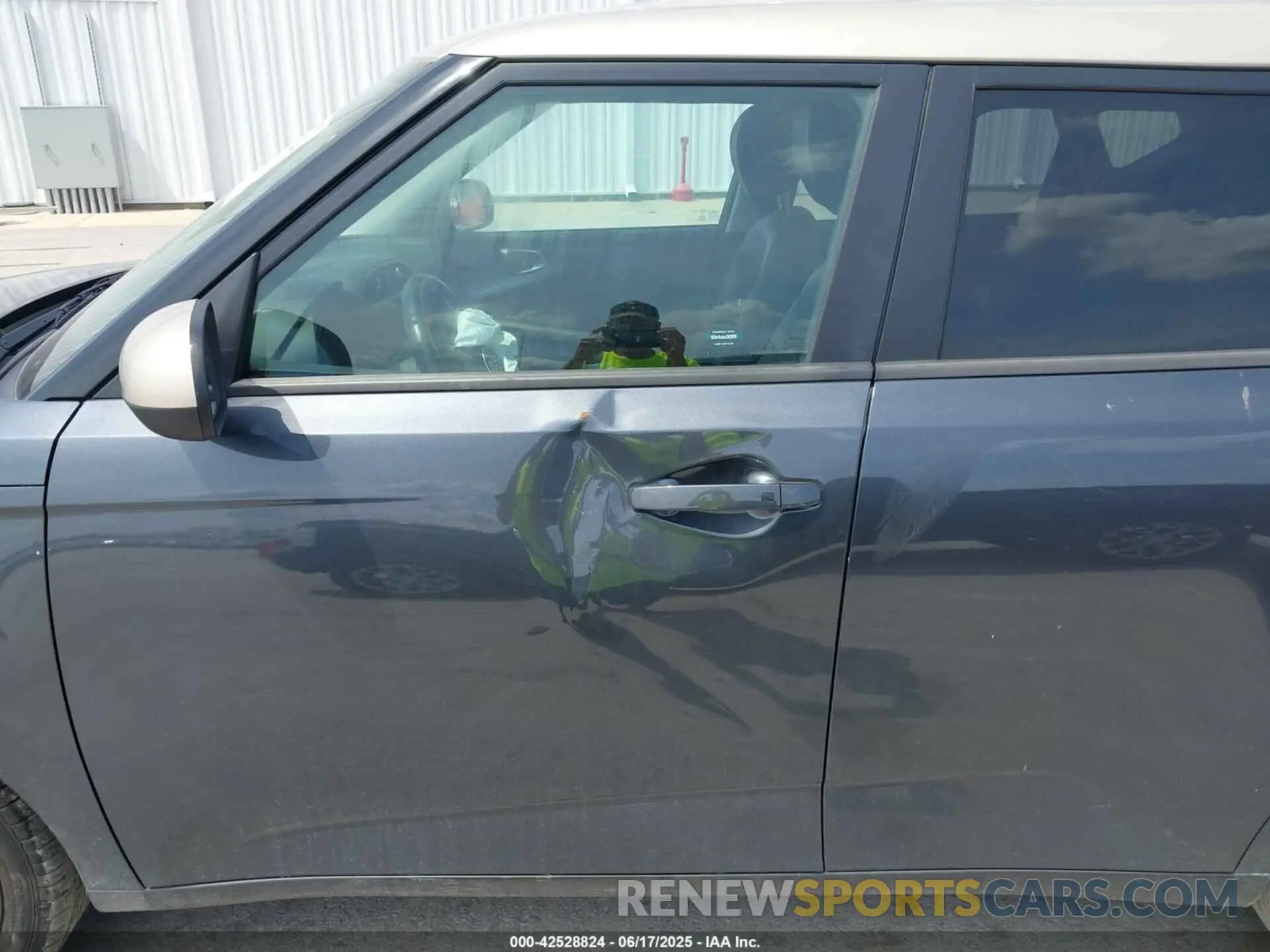 6 fotografías del automóvil dañado KNDJ33AU6L7113879 KIA SOUL 2020
