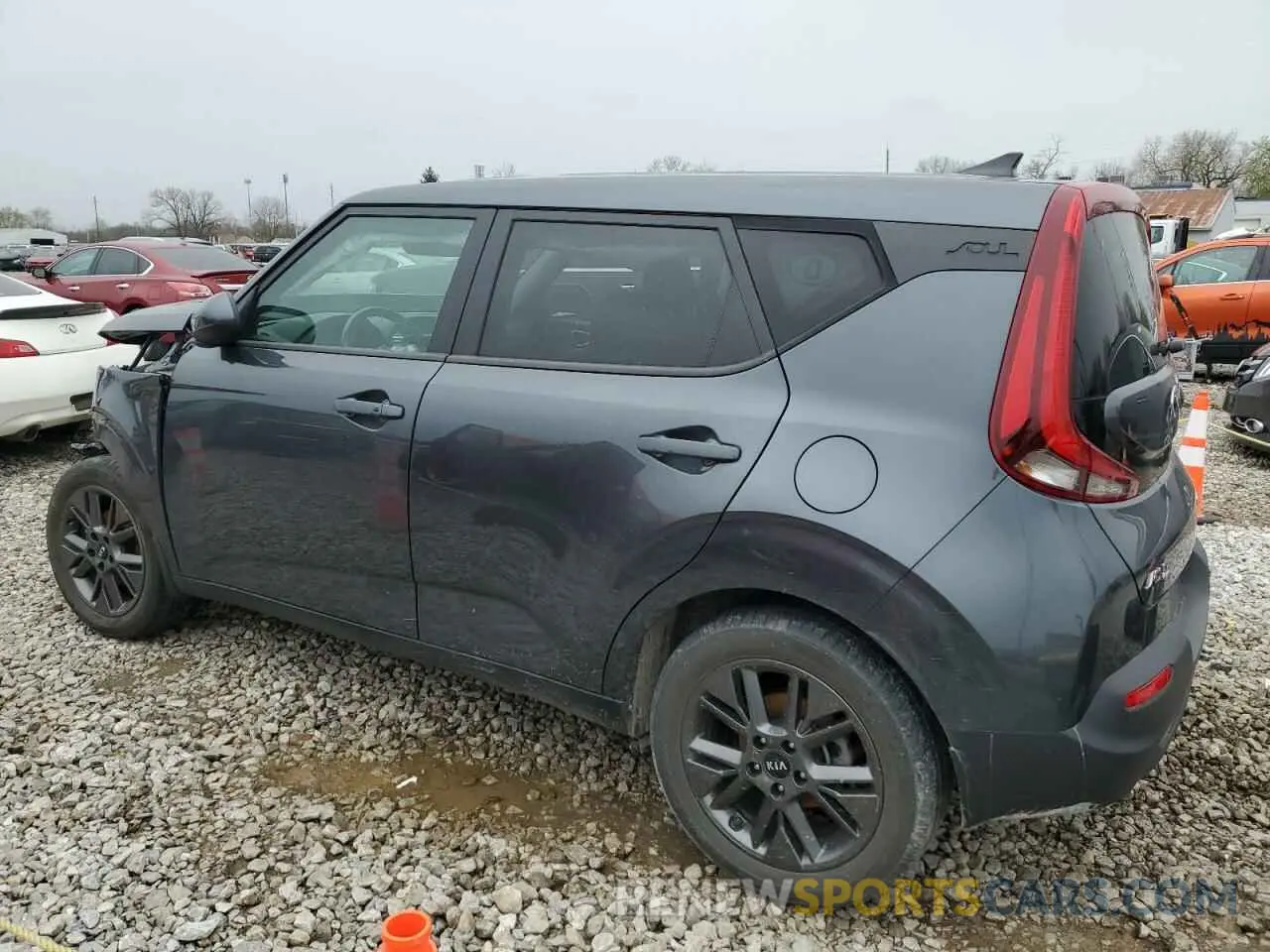 2 fotografías del automóvil dañado KNDJ33AU6L7729761 KIA SOUL 2020