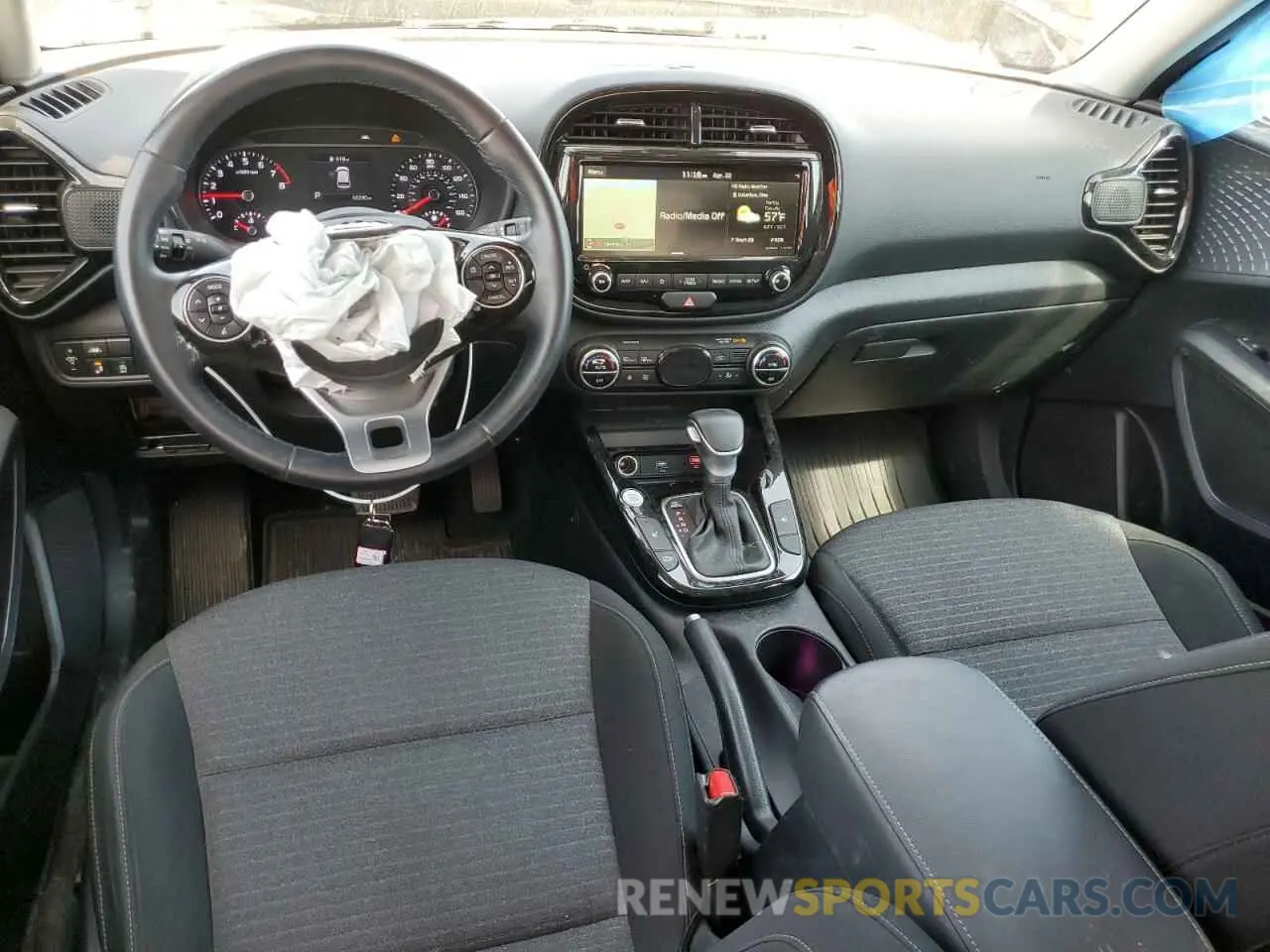 8 fotografías del automóvil dañado KNDJ33AU6L7729761 KIA SOUL 2020