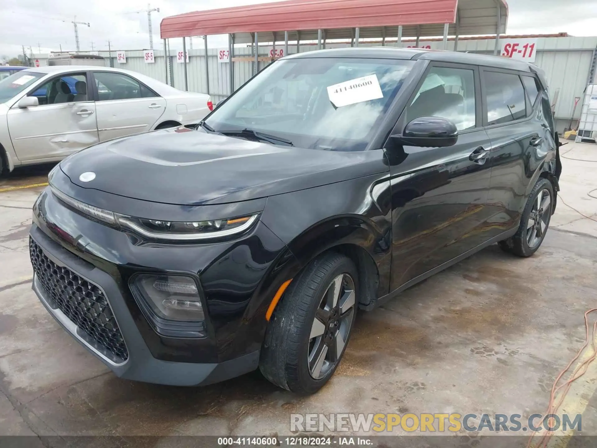 2 fotografías del automóvil dañado KNDJ33AU7L7037220 KIA SOUL 2020