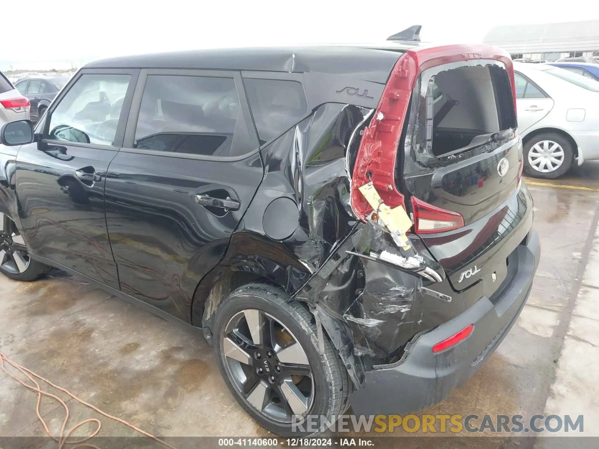 6 fotografías del automóvil dañado KNDJ33AU7L7037220 KIA SOUL 2020