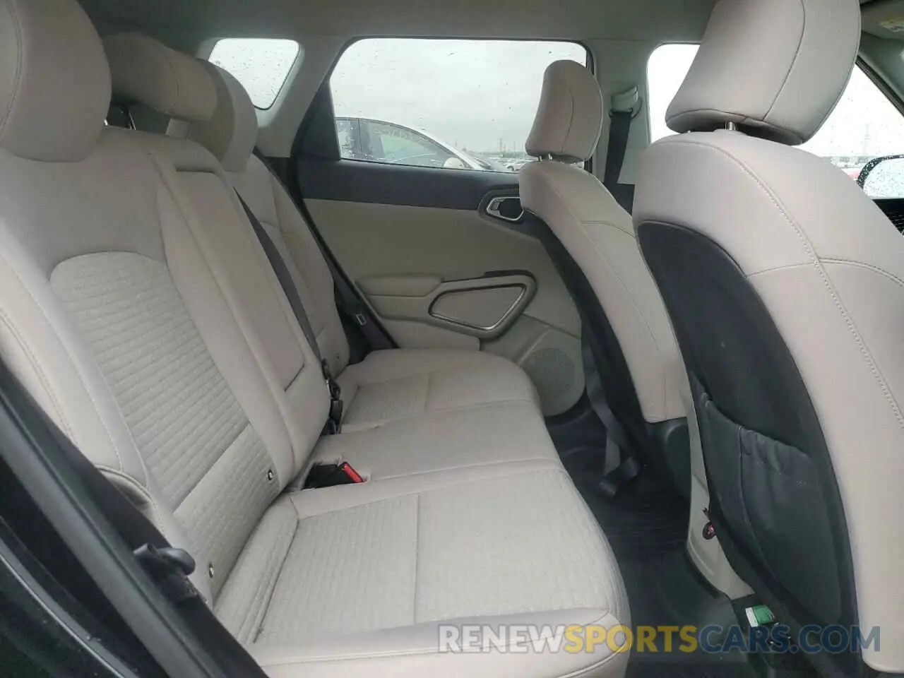 10 fotografías del automóvil dañado KNDJ33AU7L7702648 KIA SOUL 2020