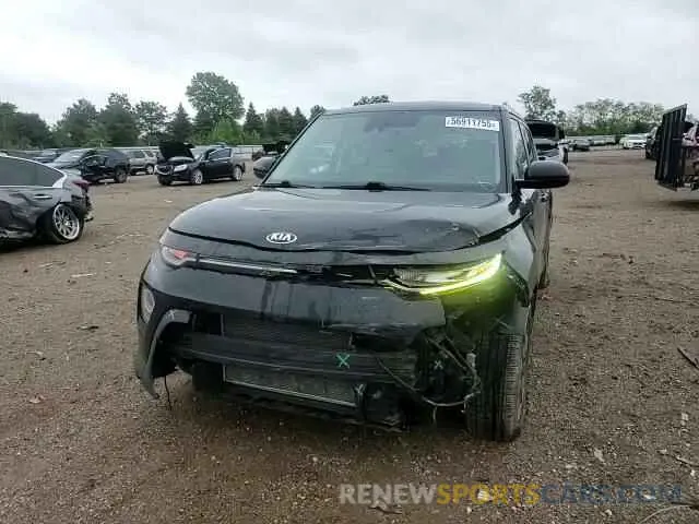13 fotografías del automóvil dañado KNDJ33AU7L7702648 KIA SOUL 2020