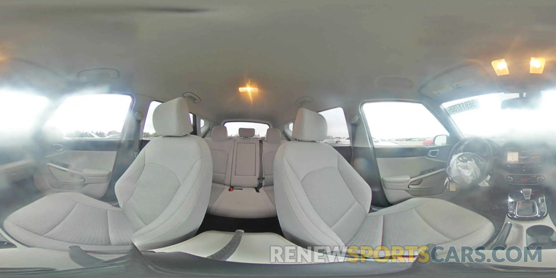 14 fotografías del automóvil dañado KNDJ33AU7L7702648 KIA SOUL 2020