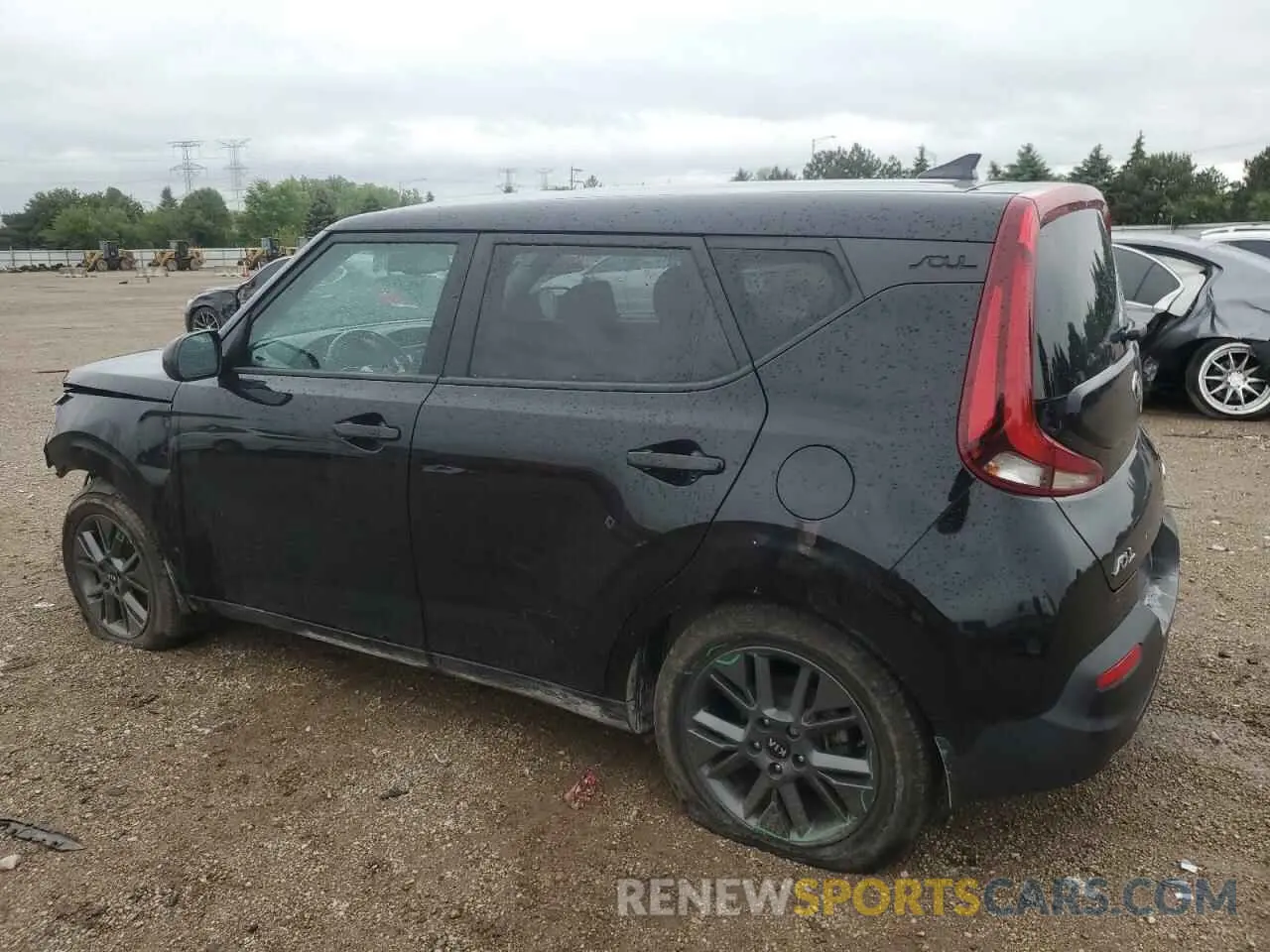 2 fotografías del automóvil dañado KNDJ33AU7L7702648 KIA SOUL 2020