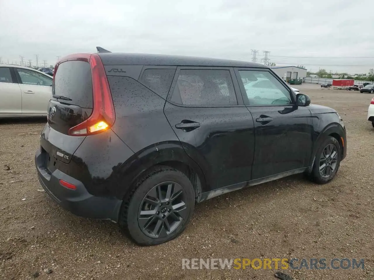 3 fotografías del automóvil dañado KNDJ33AU7L7702648 KIA SOUL 2020