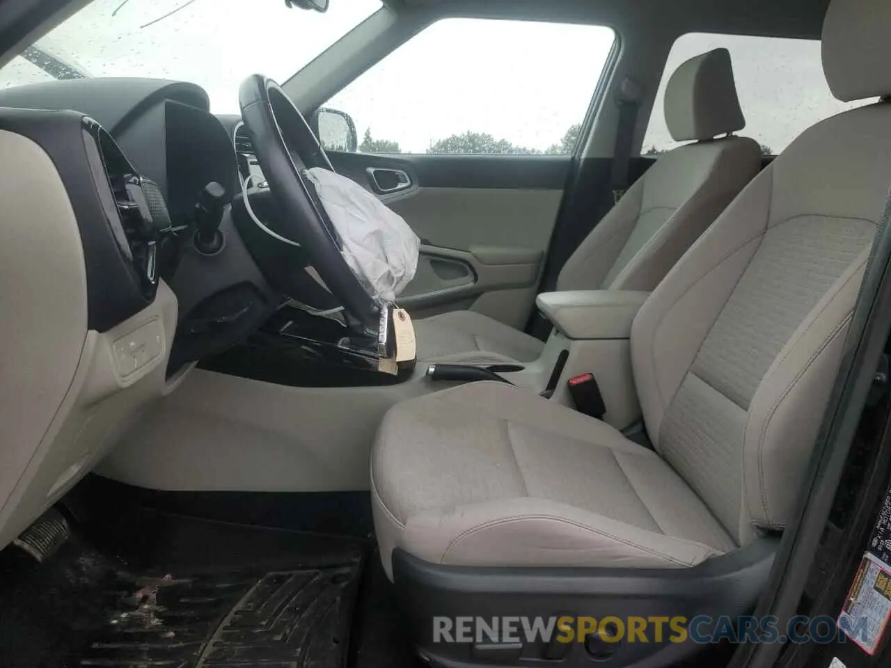 7 fotografías del automóvil dañado KNDJ33AU7L7702648 KIA SOUL 2020