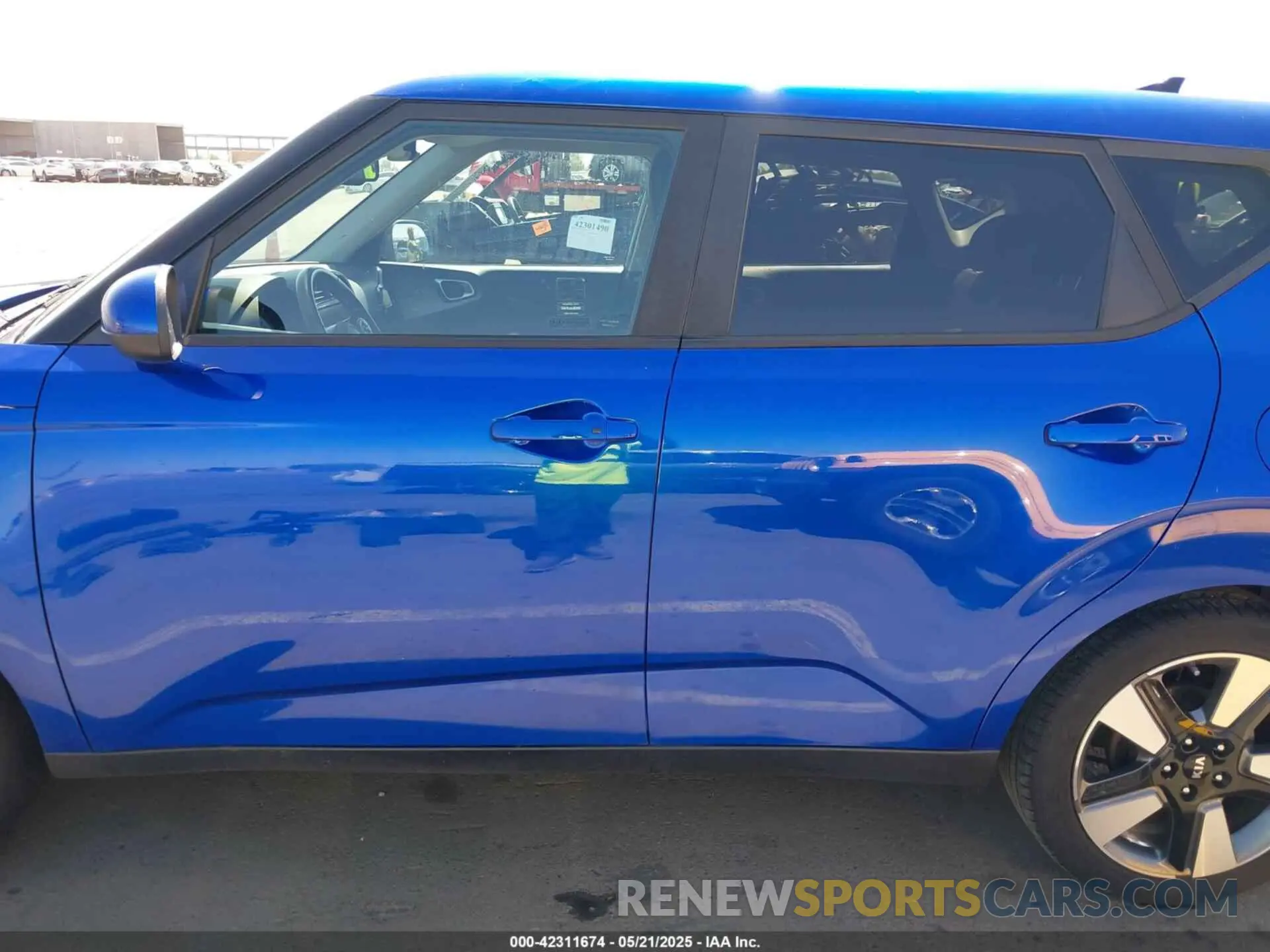 14 fotografías del automóvil dañado KNDJ33AUXL7079543 KIA SOUL 2020
