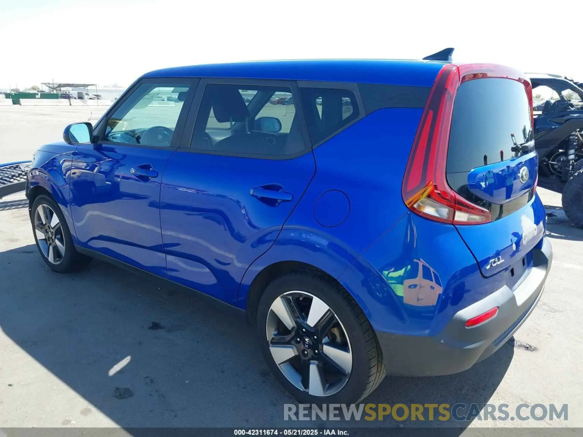 3 fotografías del automóvil dañado KNDJ33AUXL7079543 KIA SOUL 2020
