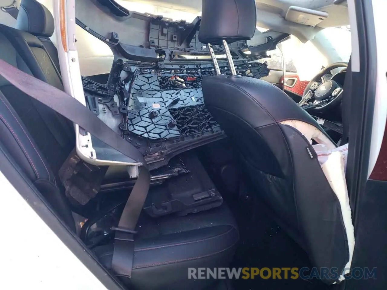 10 fotografías del automóvil dañado KNDJ53AF1L7043977 KIA SOUL 2020