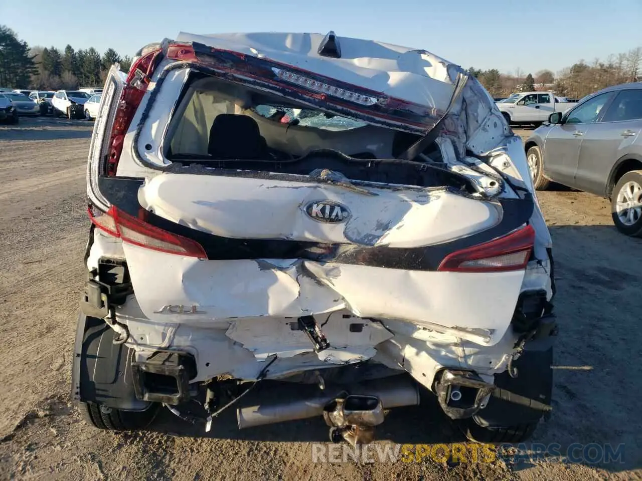 6 fotografías del automóvil dañado KNDJ53AF1L7043977 KIA SOUL 2020