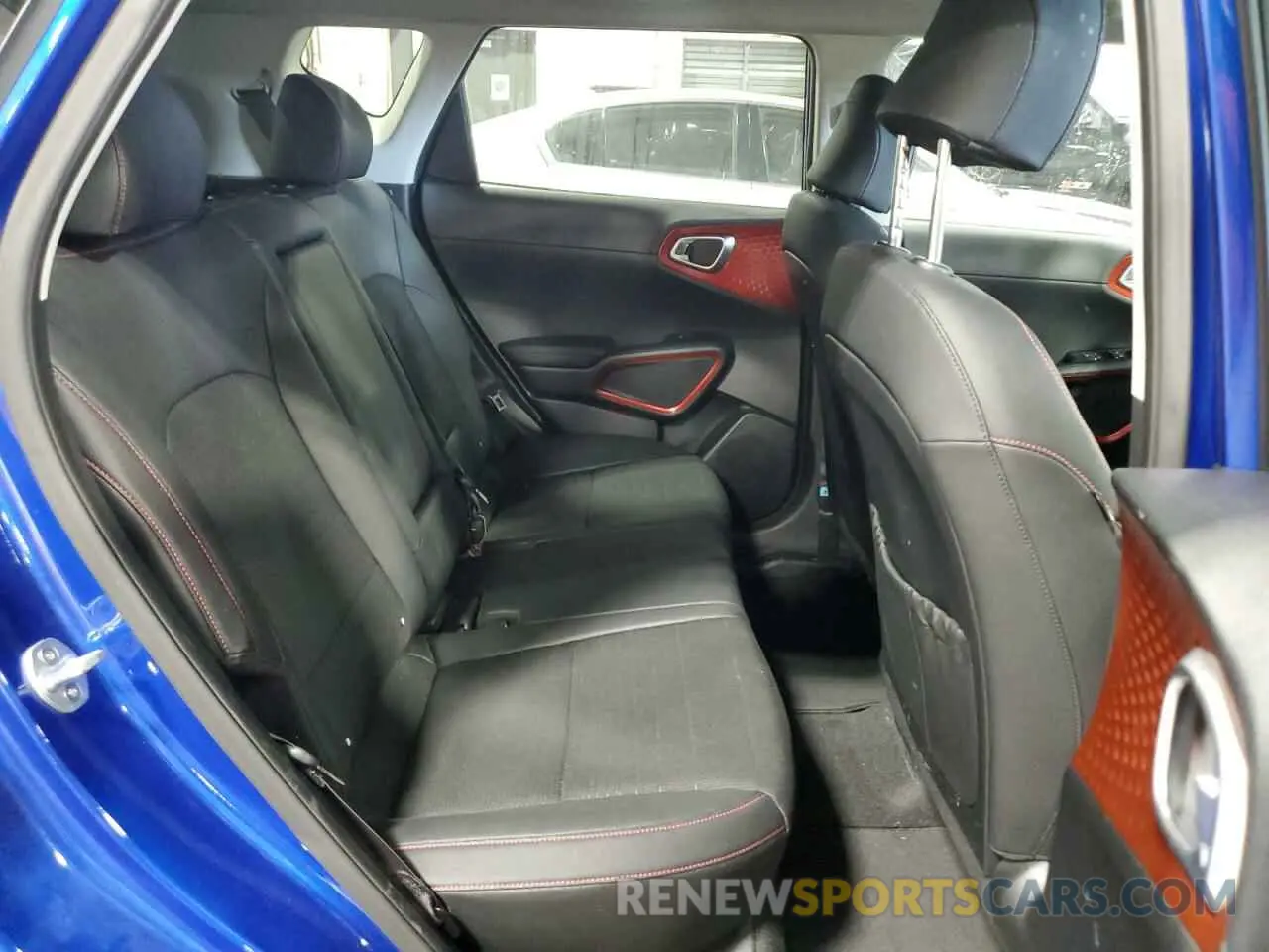11 fotografías del automóvil dañado KNDJ53AF9L7116707 KIA SOUL 2020