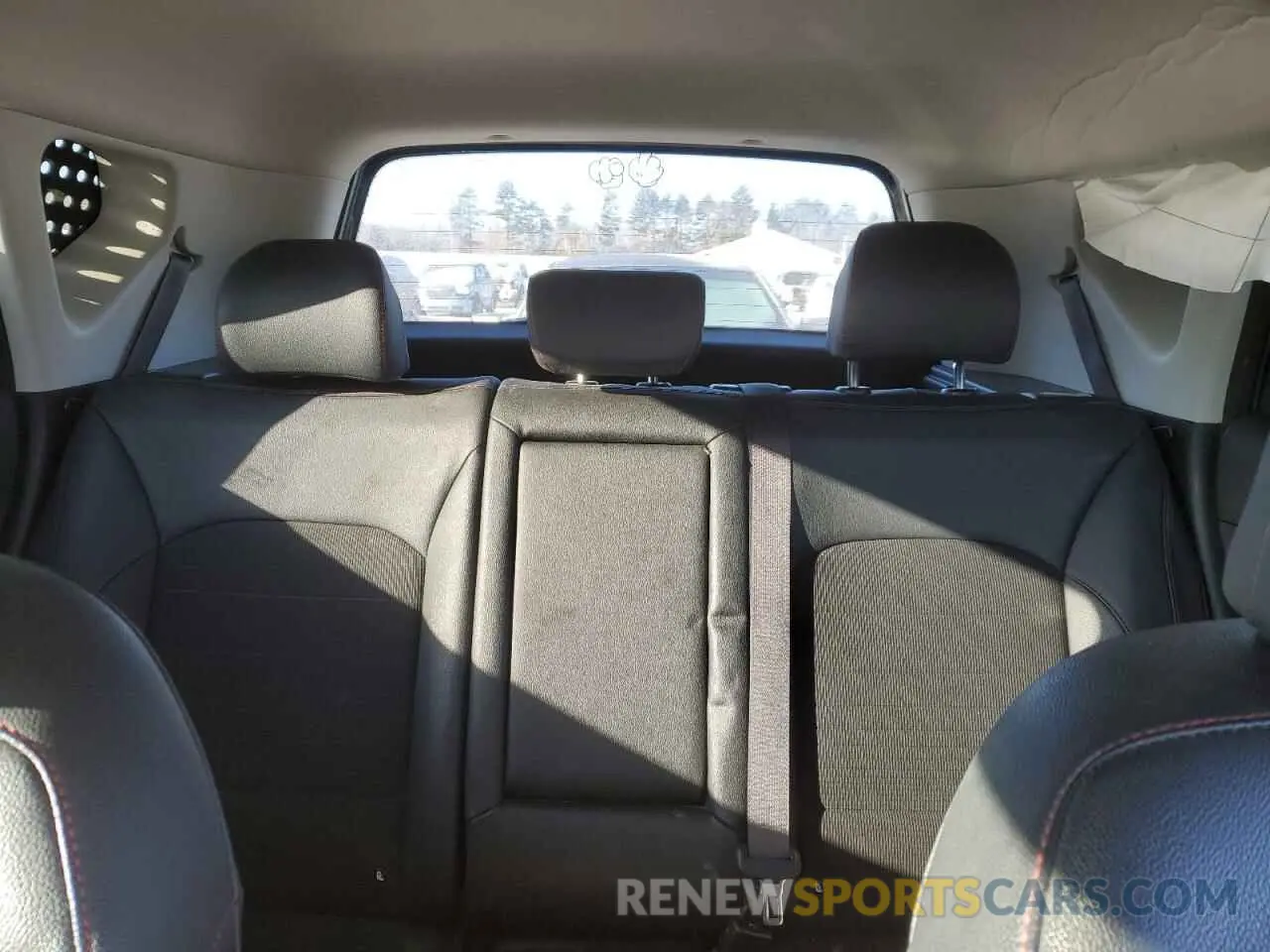 10 fotografías del automóvil dañado KNDJ53AFXL7049633 KIA SOUL 2020