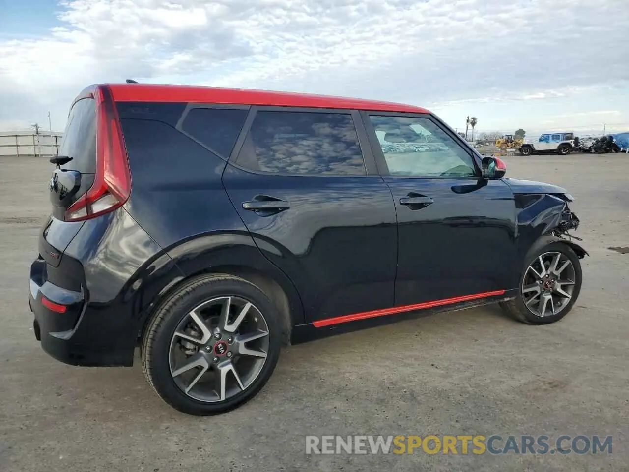 3 fotografías del automóvil dañado KNDJ63AU0L7024588 KIA SOUL 2020
