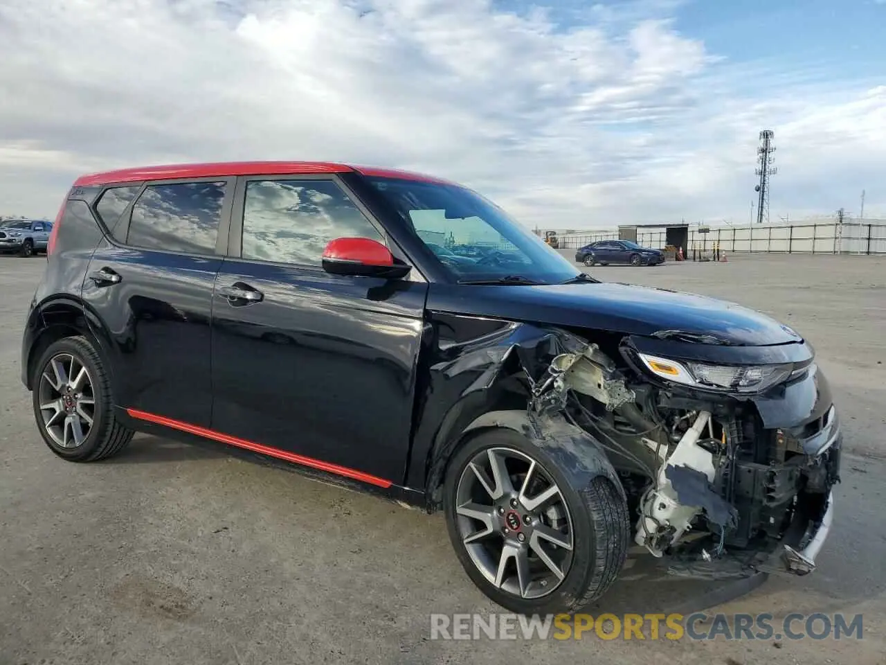 4 fotografías del automóvil dañado KNDJ63AU0L7024588 KIA SOUL 2020