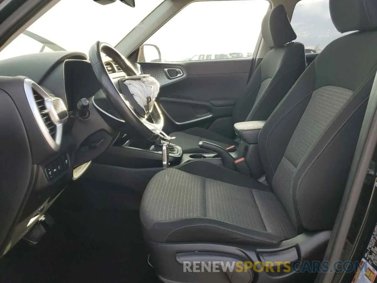 7 fotografías del automóvil dañado KNDJ63AU0L7024588 KIA SOUL 2020