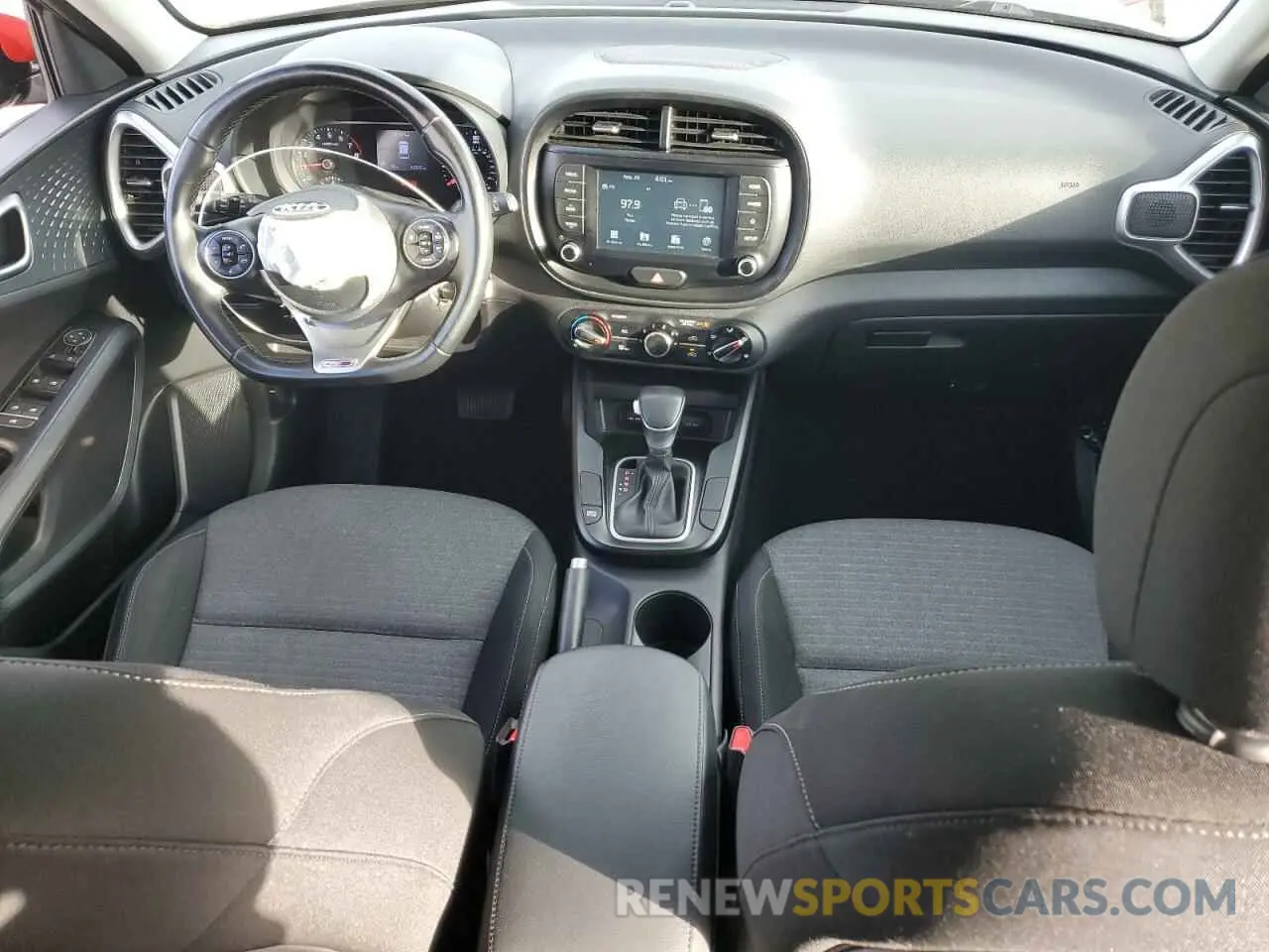 8 fotografías del automóvil dañado KNDJ63AU0L7024588 KIA SOUL 2020