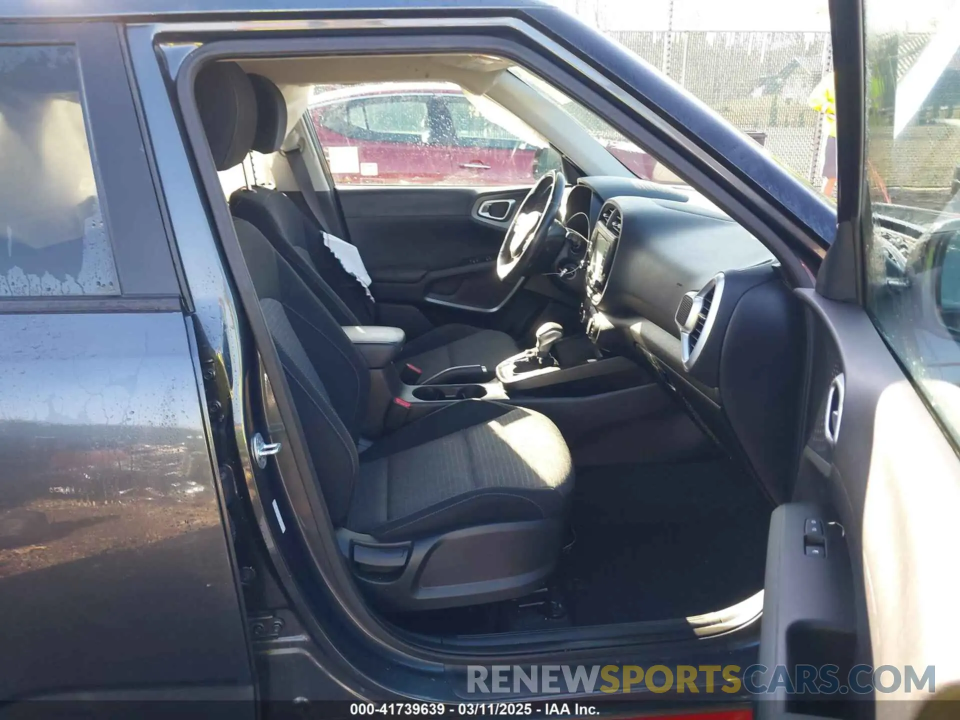 5 fotografías del automóvil dañado KNDJ63AU0L7054402 KIA SOUL 2020