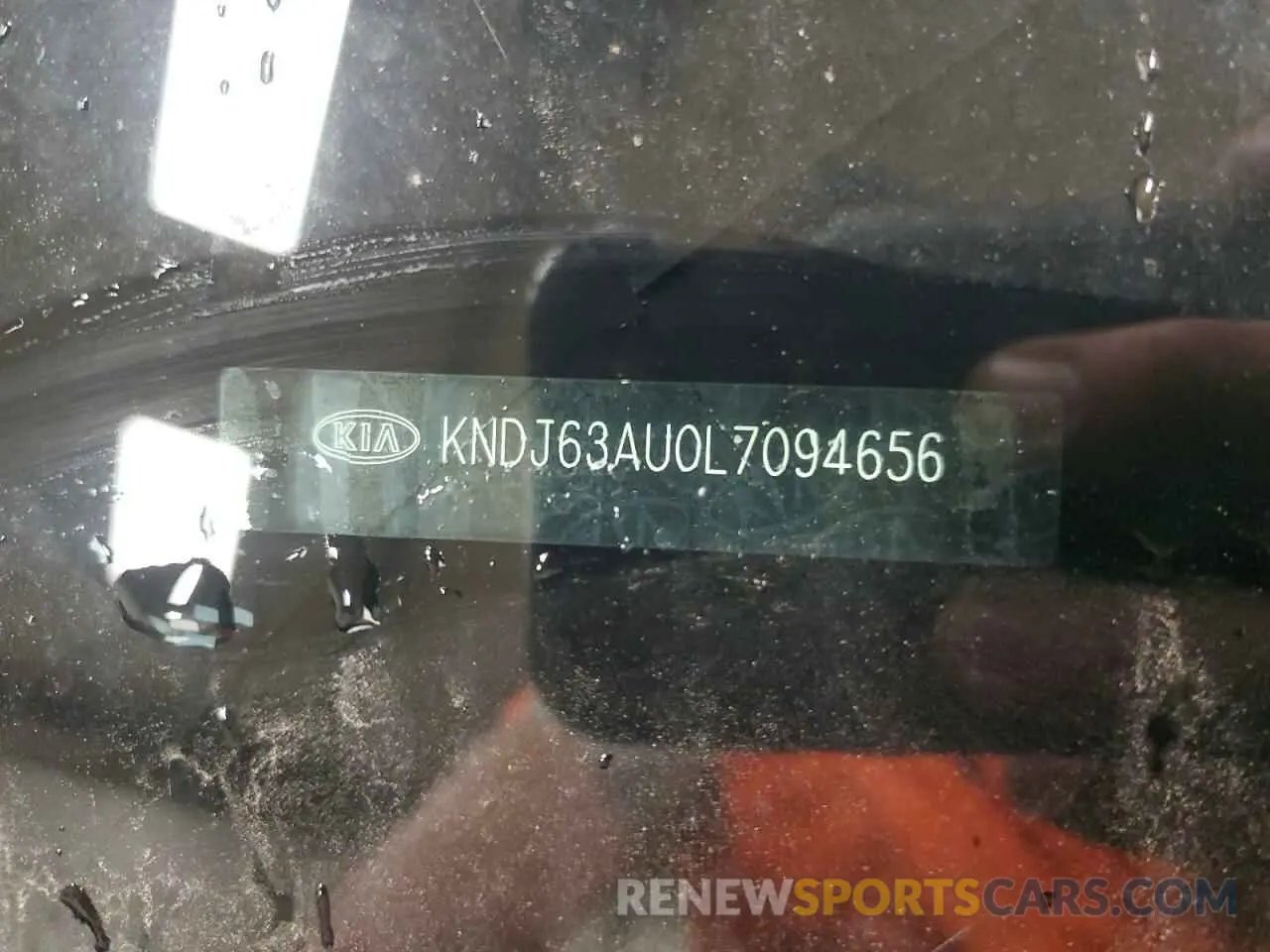 12 fotografías del automóvil dañado KNDJ63AU0L7094656 KIA SOUL 2020