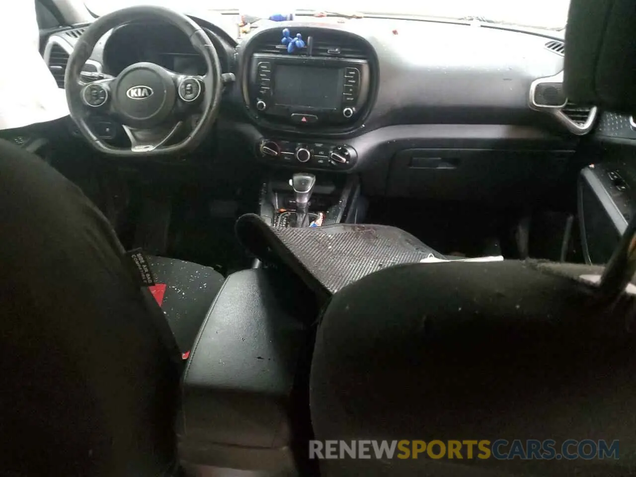 8 fotografías del automóvil dañado KNDJ63AU0L7094656 KIA SOUL 2020