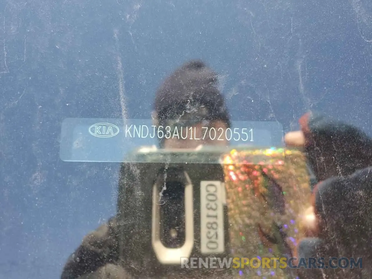 14 fotografías del automóvil dañado KNDJ63AU1L7020551 KIA SOUL 2020