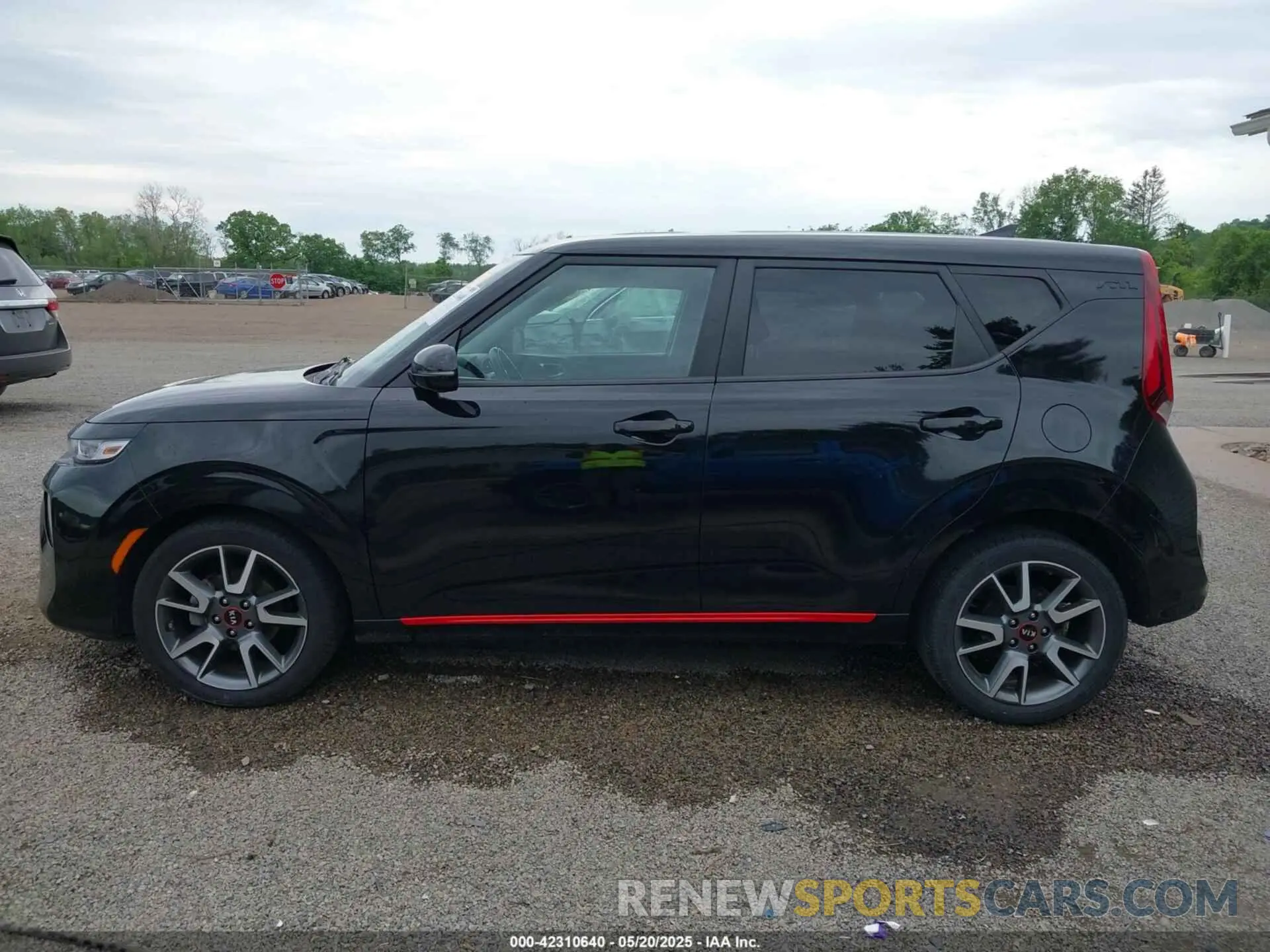 14 fotografías del automóvil dañado KNDJ63AU1L7049340 KIA SOUL 2020