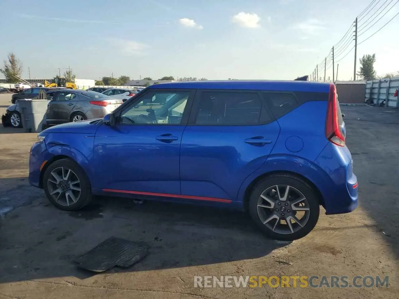 2 fotografías del automóvil dañado KNDJ63AU1L7091099 KIA SOUL 2020