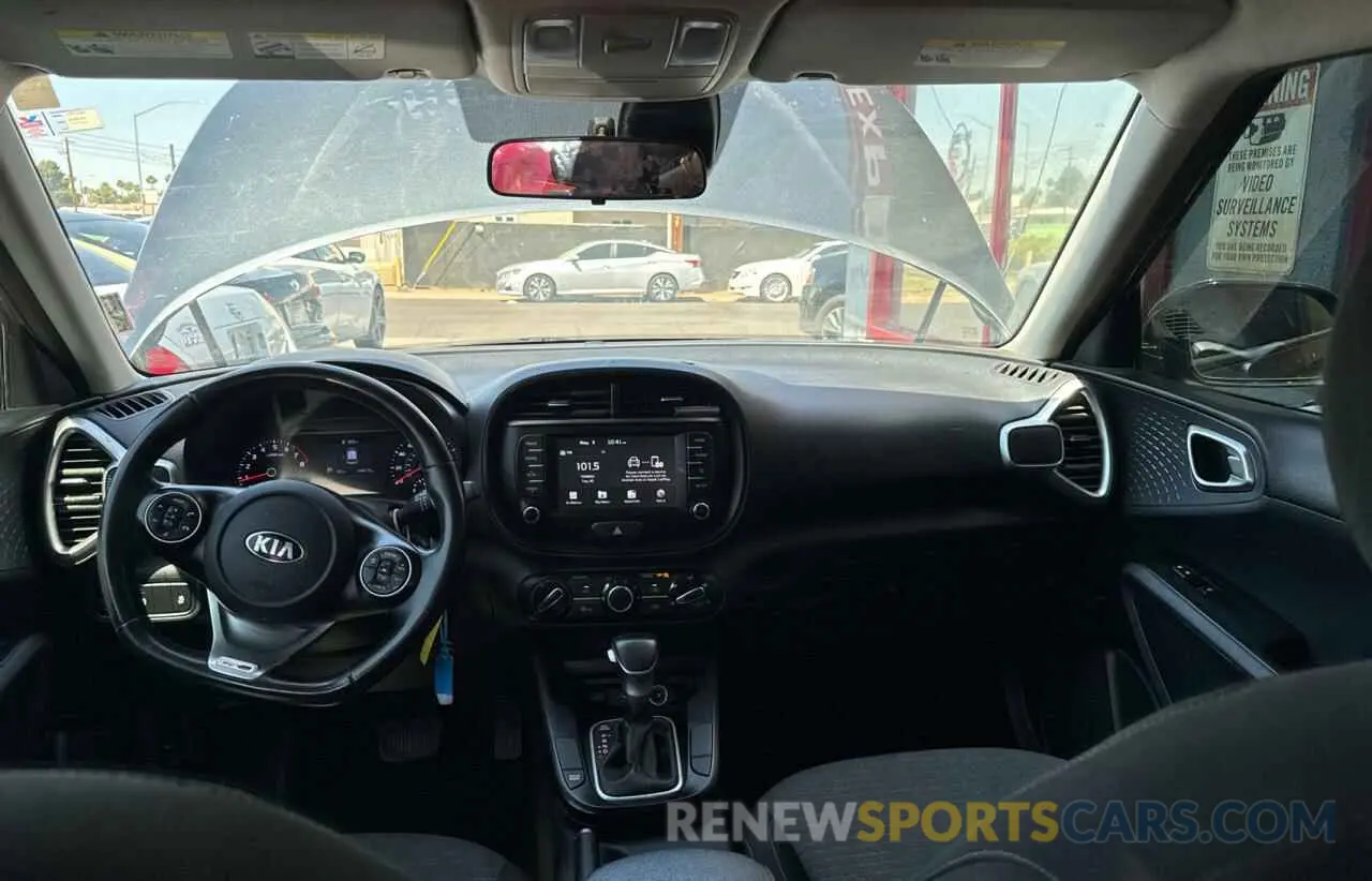 9 fotografías del automóvil dañado KNDJ63AU2L7024026 KIA SOUL 2020