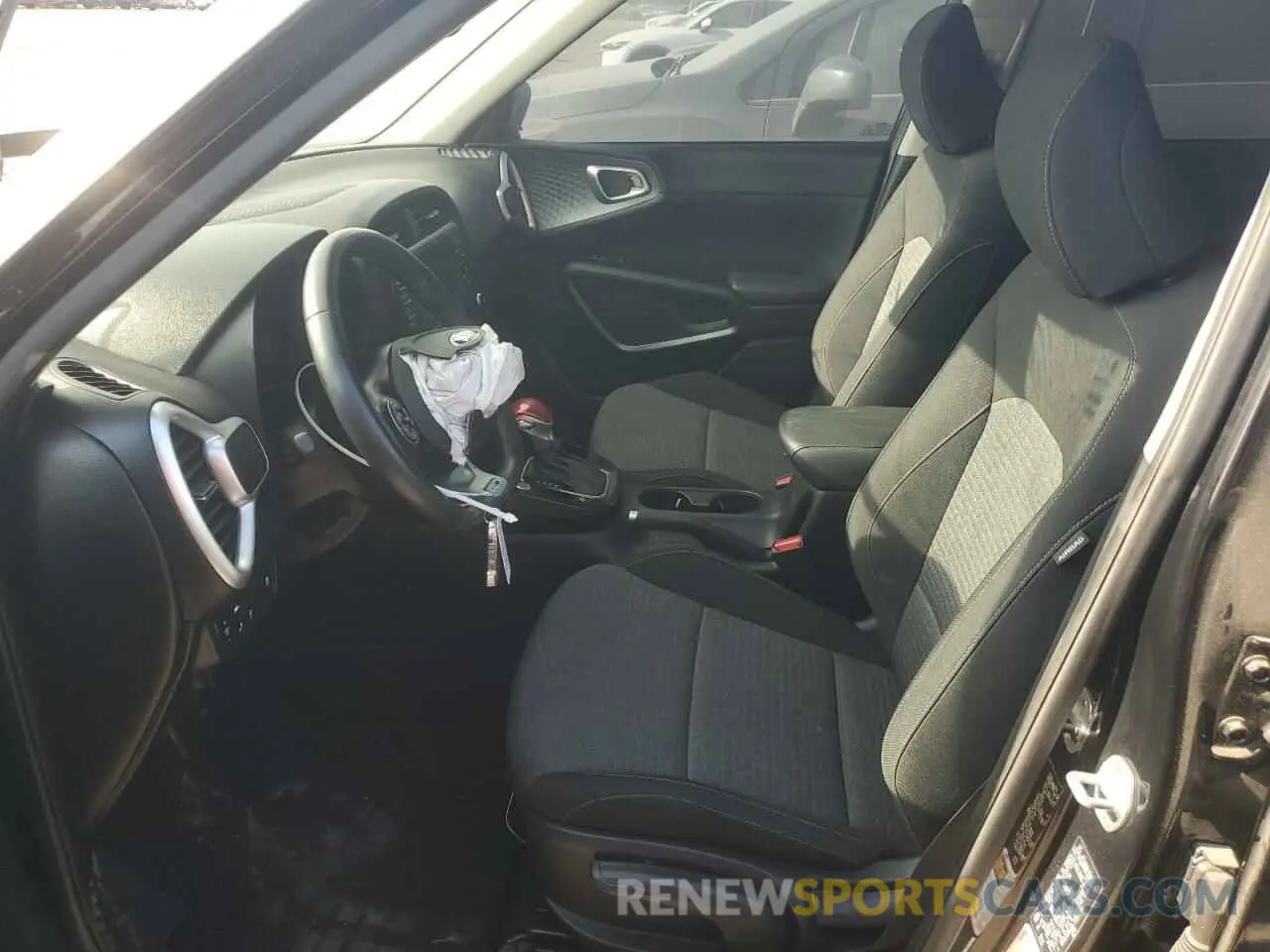 7 fotografías del automóvil dañado KNDJ63AU3L7057004 KIA SOUL 2020