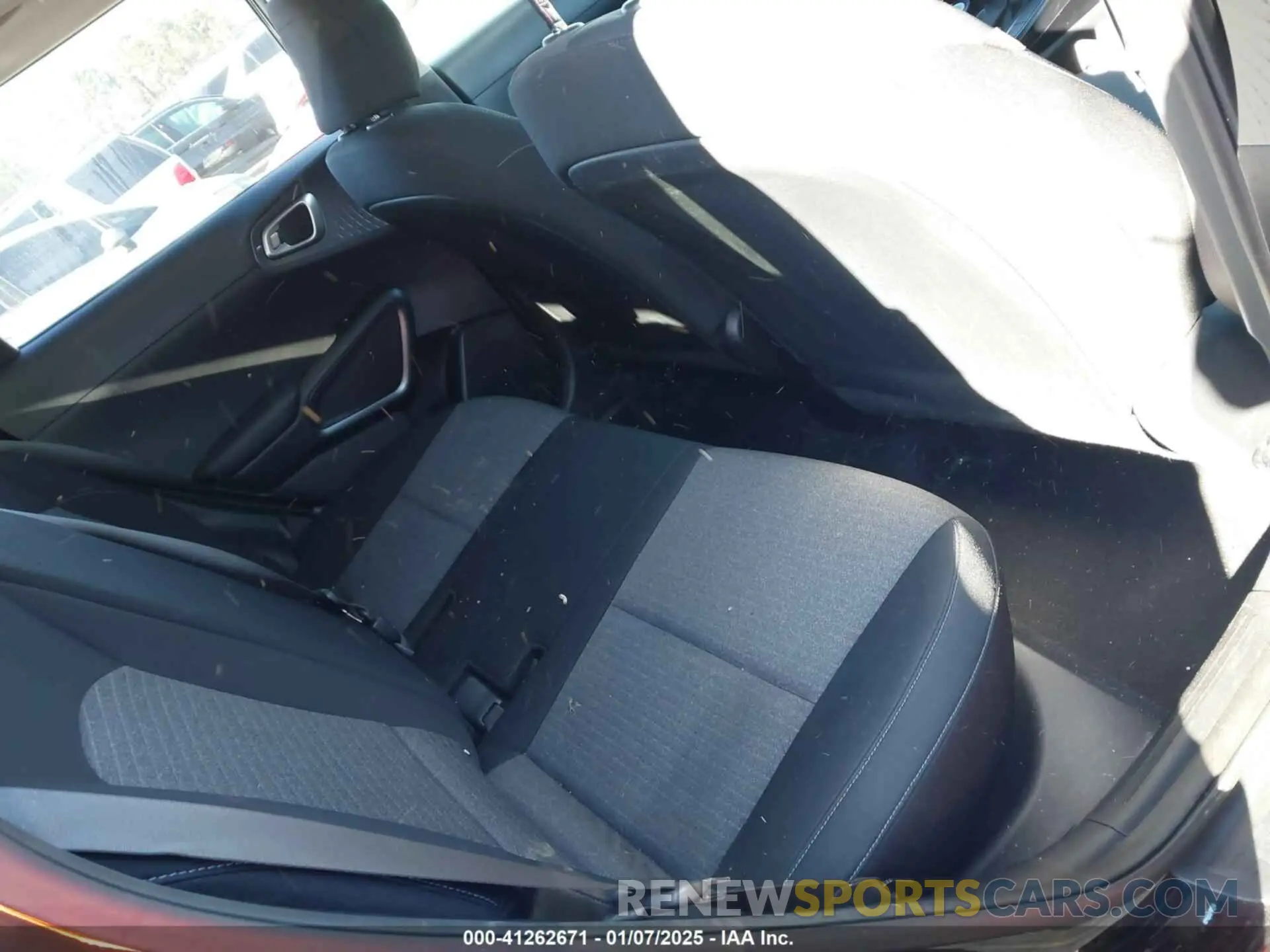 8 fotografías del automóvil dañado KNDJ63AU4L7006806 KIA SOUL 2020
