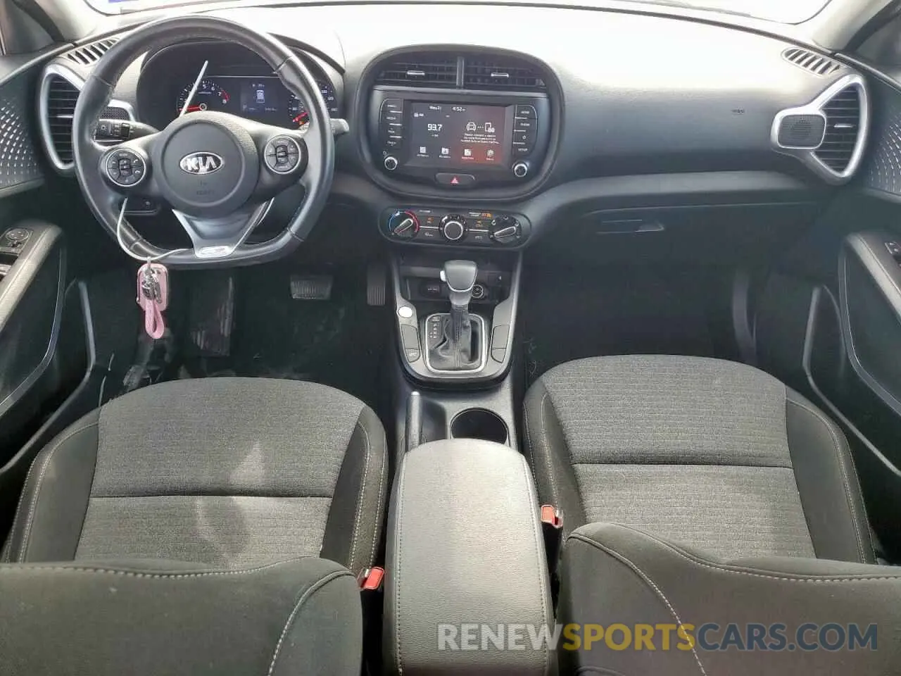 8 fotografías del automóvil dañado KNDJ63AU7L7728657 KIA SOUL 2020