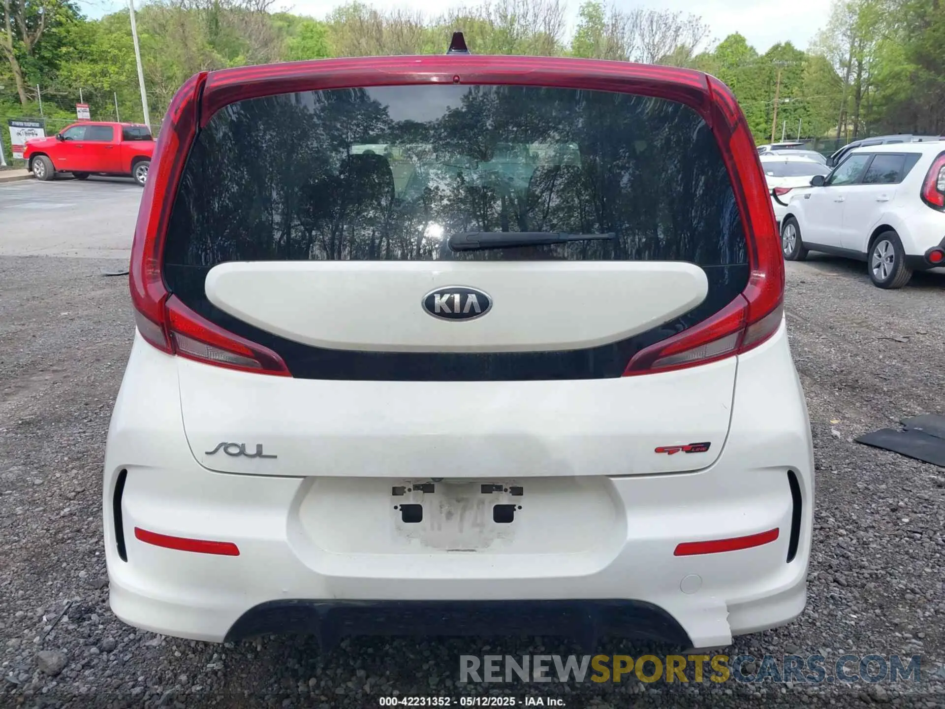 16 fotografías del automóvil dañado KNDJ63AU9L7057430 KIA SOUL 2020